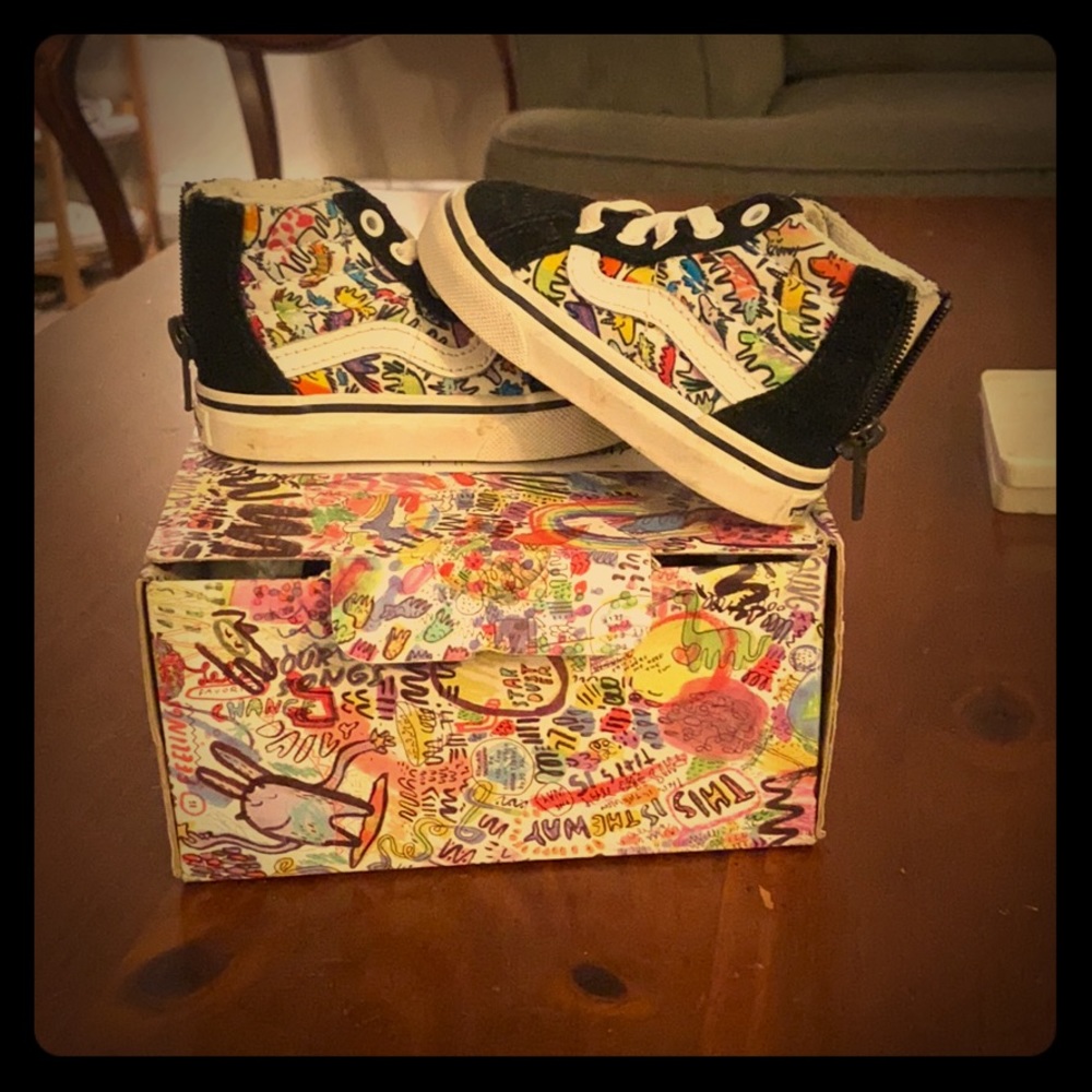 Size 4 toddler vans
